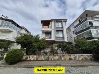 Altınkum`da Satılık 3+1 Villa Merkezde
